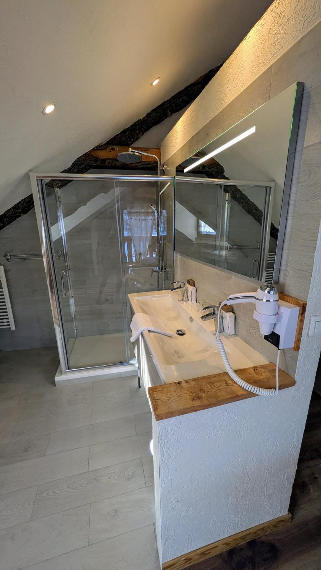 Le Bataclan Hotel