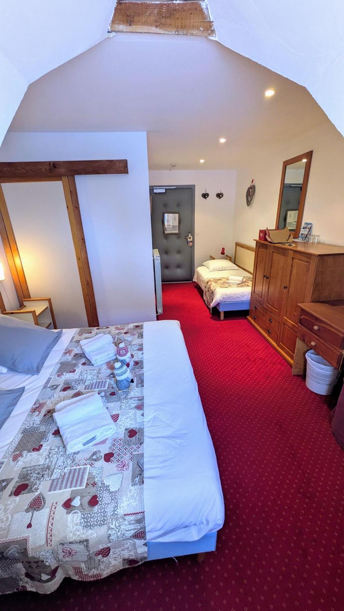 Hotel Le Bataclan 3*